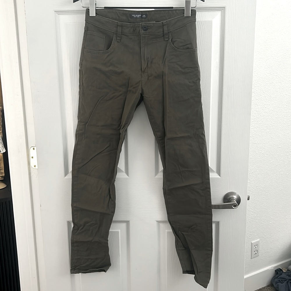 Discontinued Van Huesen Never Tuck Slim Green Pants 30X32